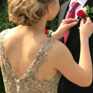 Faviana like-new prom dress